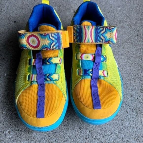 Nike Kyrie Flytrap Kaleidoscope Size 13C DQ8093-700 Sneakers - Picture 1 of 9